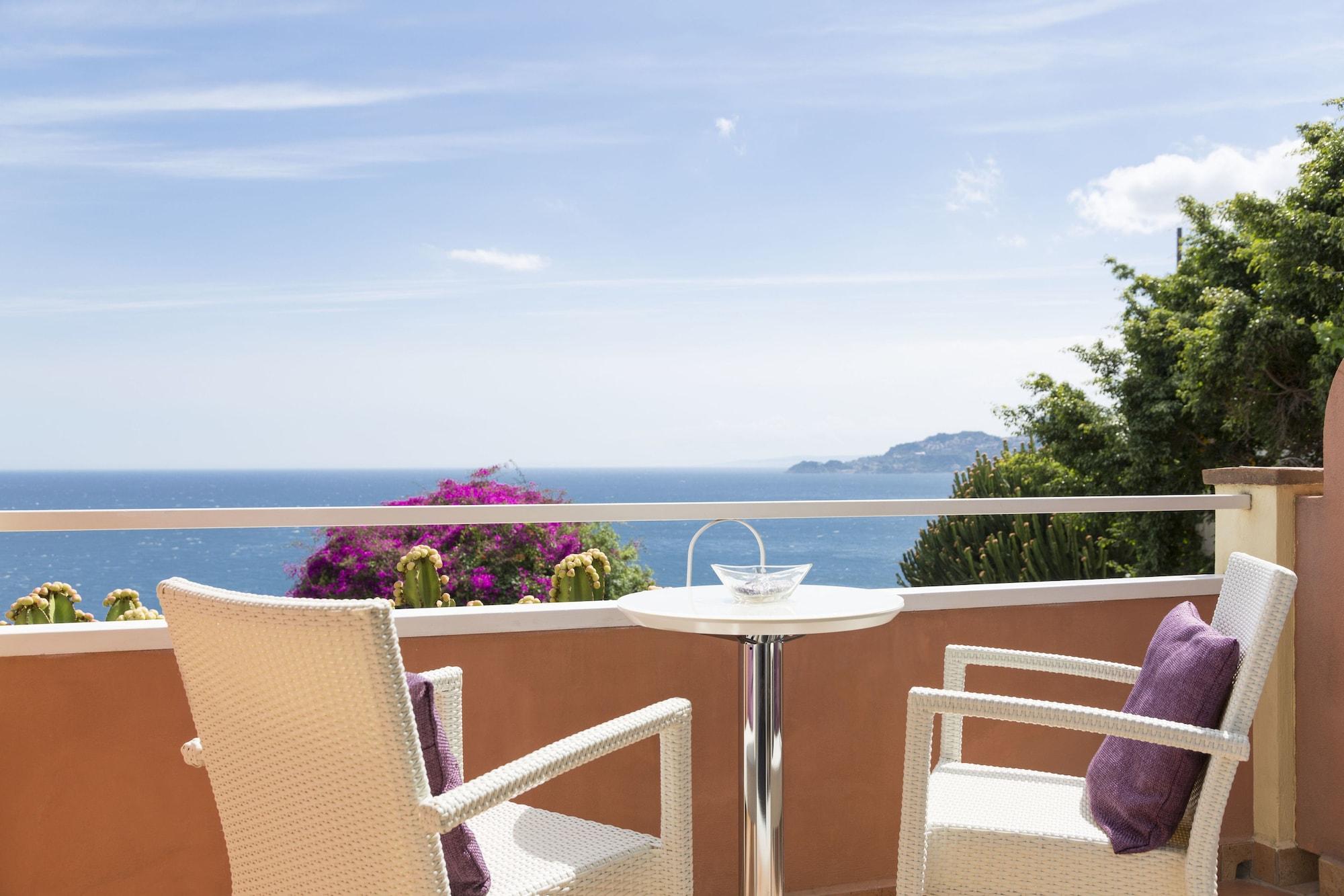 Crystal Sea Hotel Форца-д'Агро Экстерьер фото