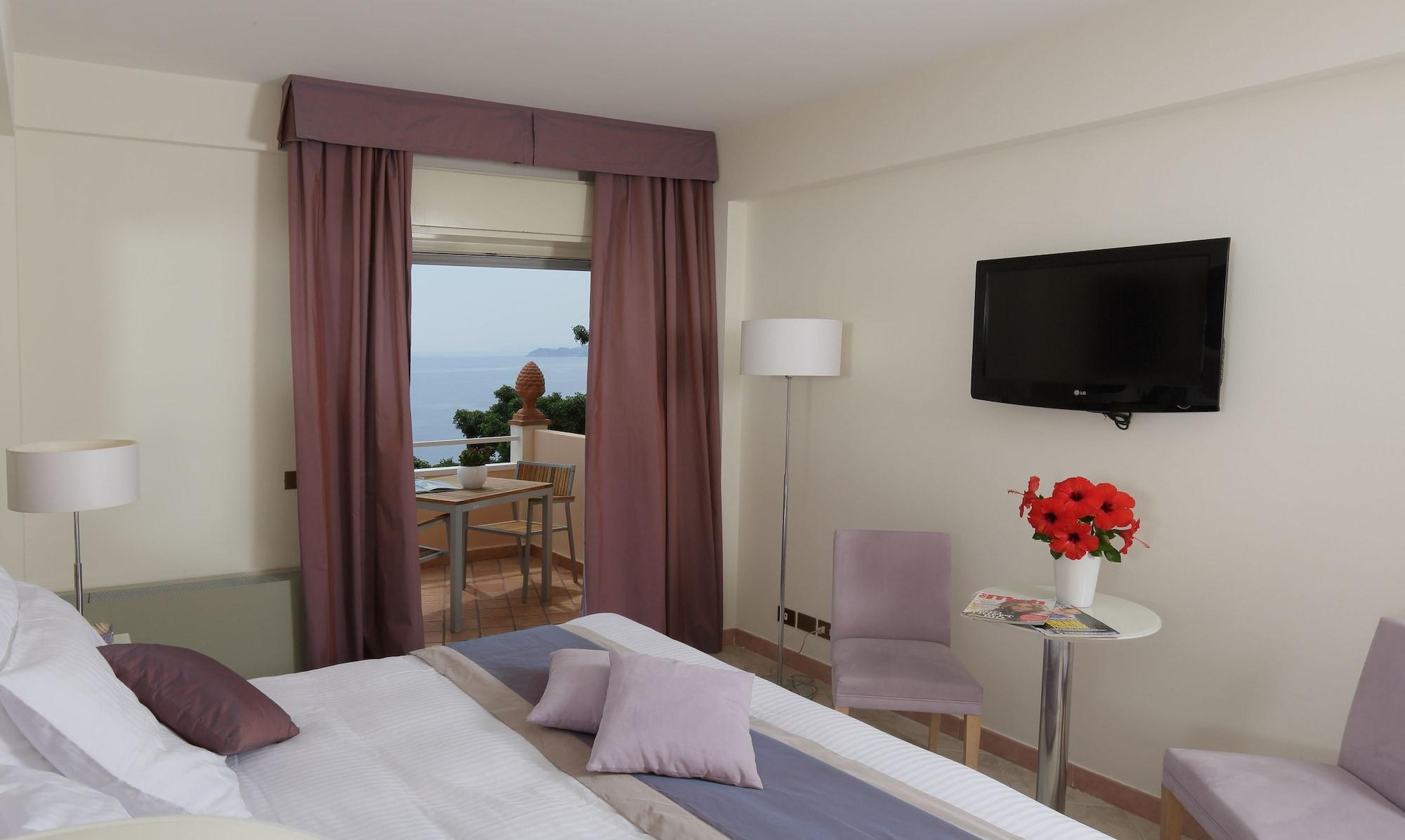 Crystal Sea Hotel Форца-д'Агро Экстерьер фото