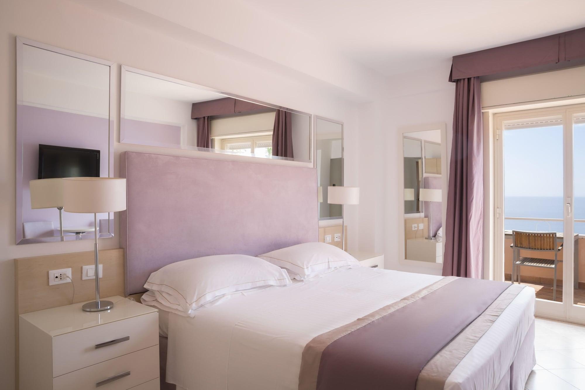 Crystal Sea Hotel Форца-д'Агро Экстерьер фото