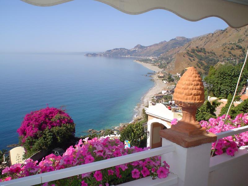 Crystal Sea Hotel Форца-д'Агро Экстерьер фото