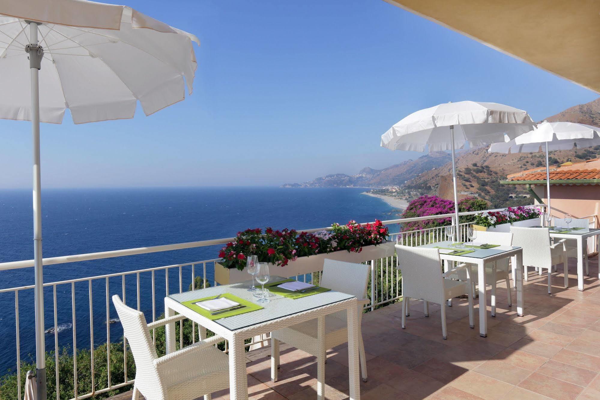Crystal Sea Hotel Форца-д'Агро Экстерьер фото