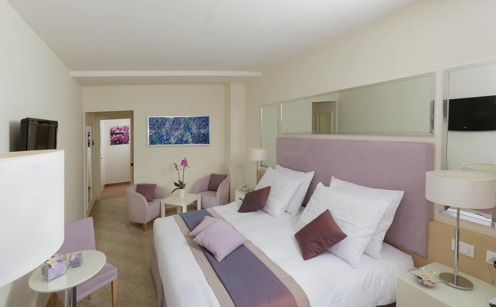 Crystal Sea Hotel Форца-д'Агро Экстерьер фото