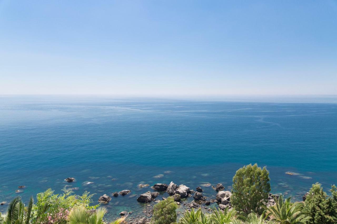 Crystal Sea Hotel Форца-д'Агро Экстерьер фото